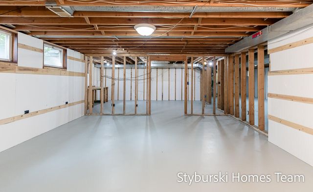 19127 W Spring Lake Road, Spring Lake Twp, MI 49456