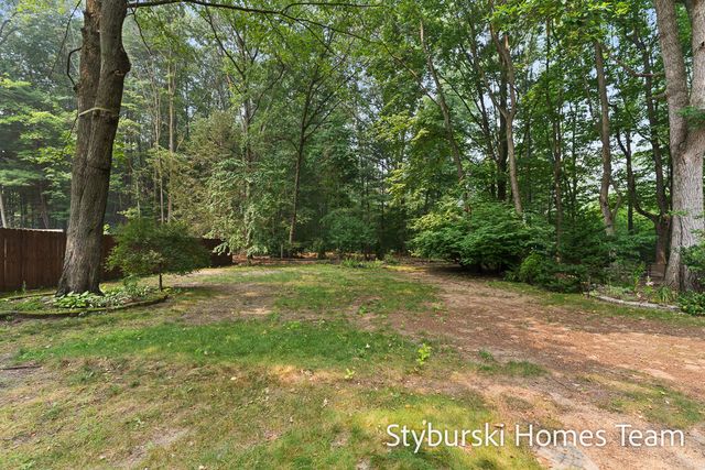 19127 W Spring Lake Road, Spring Lake Twp, MI 49456