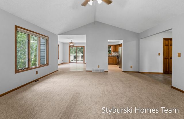 19127 W Spring Lake Road, Spring Lake Twp, MI 49456