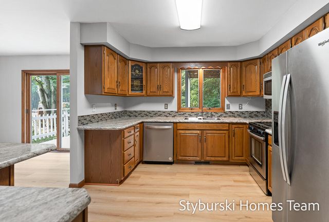 19127 W Spring Lake Road, Spring Lake Twp, MI 49456