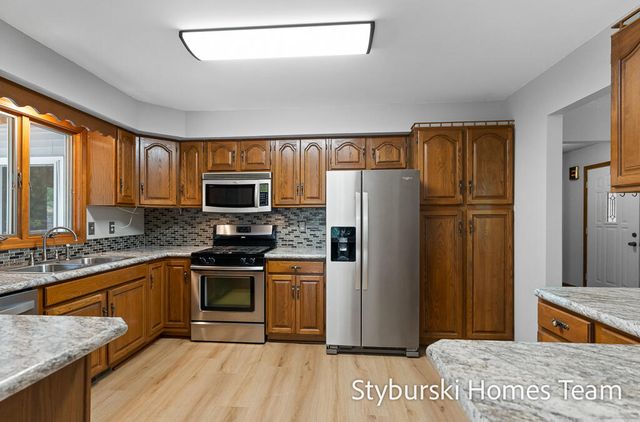 19127 W Spring Lake Road, Spring Lake Twp, MI 49456