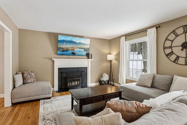 4927 Hickory Trail, Middleton, WI 53562