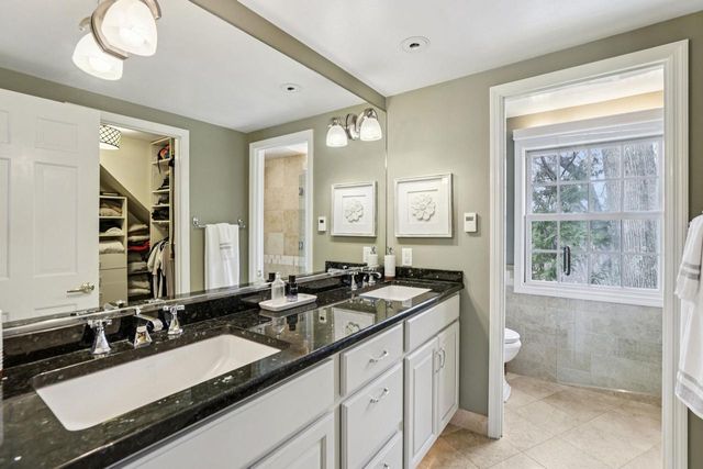 4927 Hickory Trail, Middleton, WI 53562