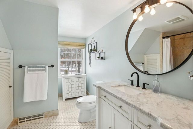 4927 Hickory Trail, Middleton, WI 53562