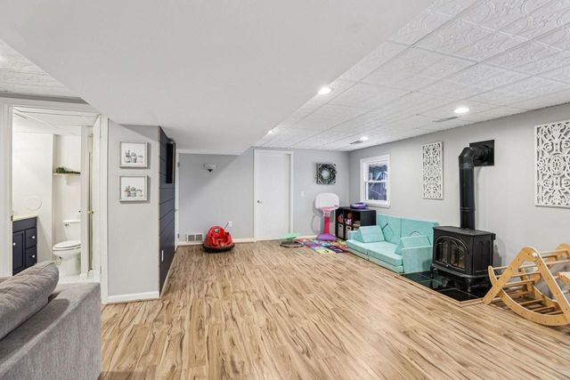 4927 Hickory Trail, Middleton, WI 53562