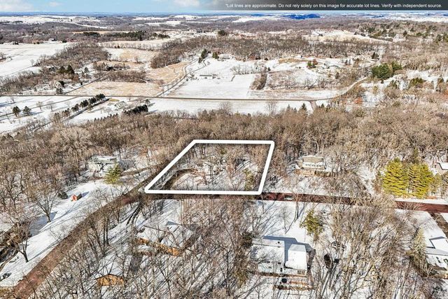 4927 Hickory Trail, Middleton, WI 53562