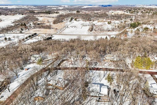 4927 Hickory Trail, Middleton, WI 53562