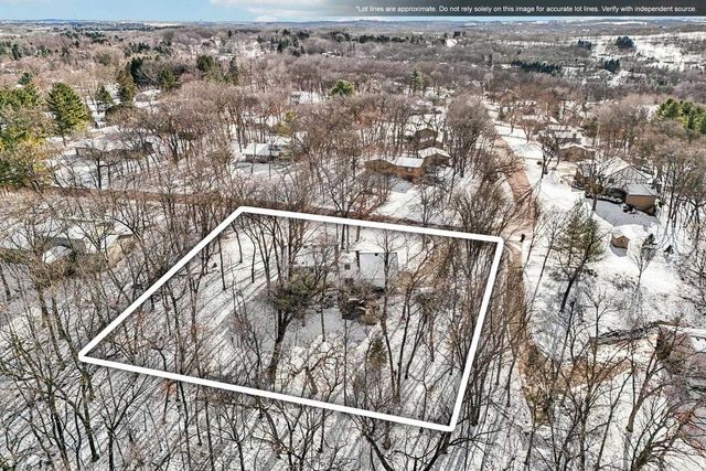 4927 Hickory Trail, Middleton, WI 53562