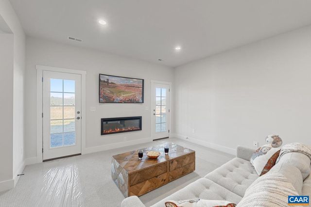 9 DECERBO TERR, Charlottesville, VA 22911