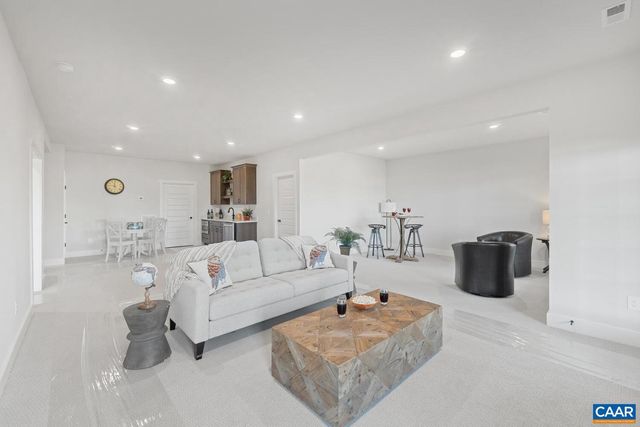 9 DECERBO TERR, Charlottesville, VA 22911