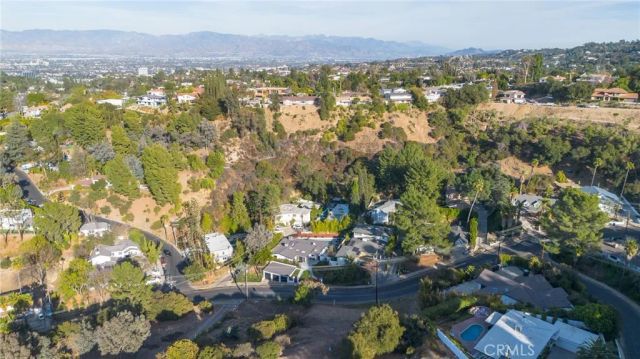 16652 Calneva, Encino, CA 91436