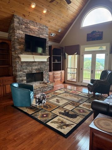 85 Ridgemont Lane, Ellijay, GA 30536