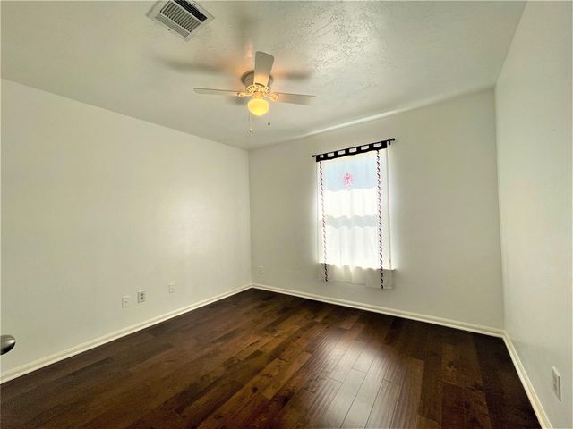 834 Island Meadow Court, Houston, TX 77062