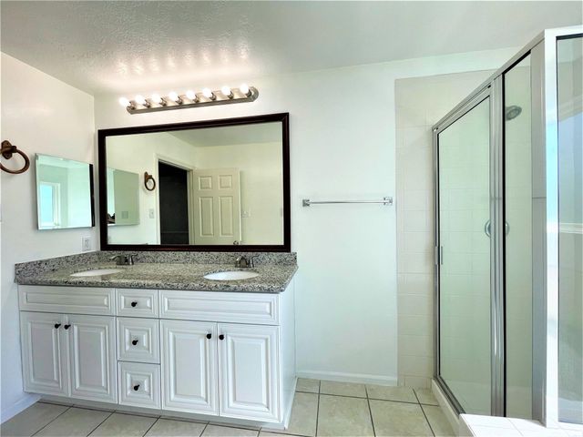 834 Island Meadow Court, Houston, TX 77062