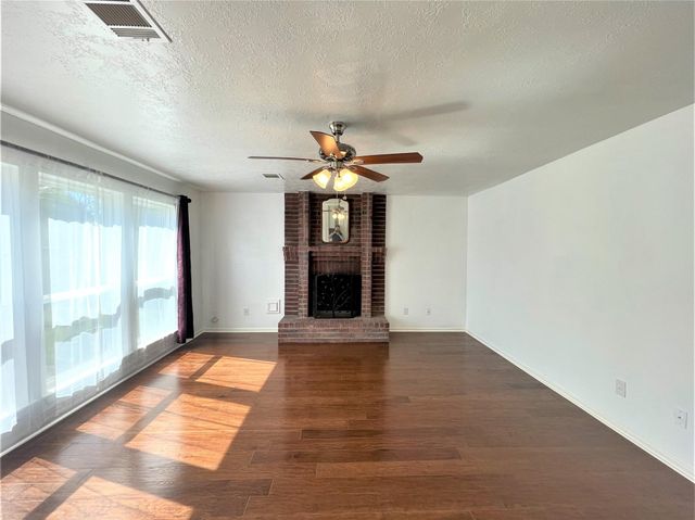 834 Island Meadow Court, Houston, TX 77062