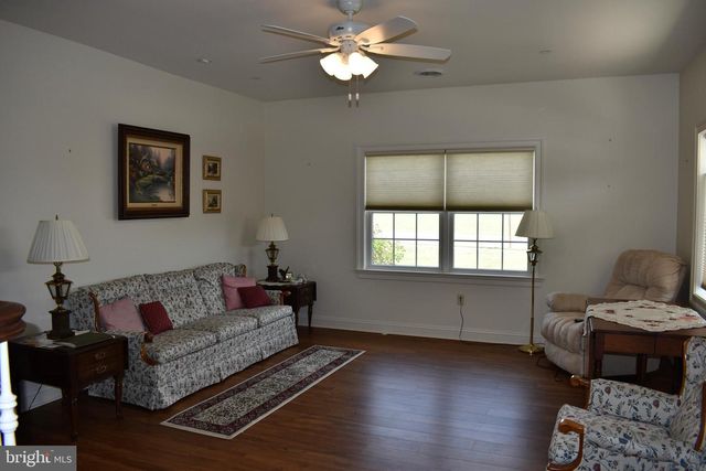 19418 PEARL DR, Hagerstown, MD 21742