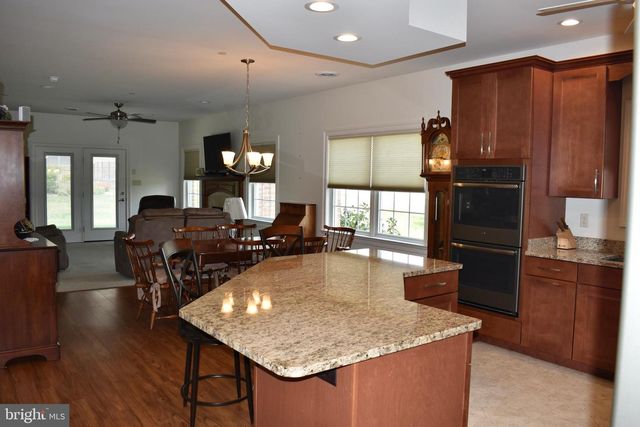 19418 PEARL DR, Hagerstown, MD 21742