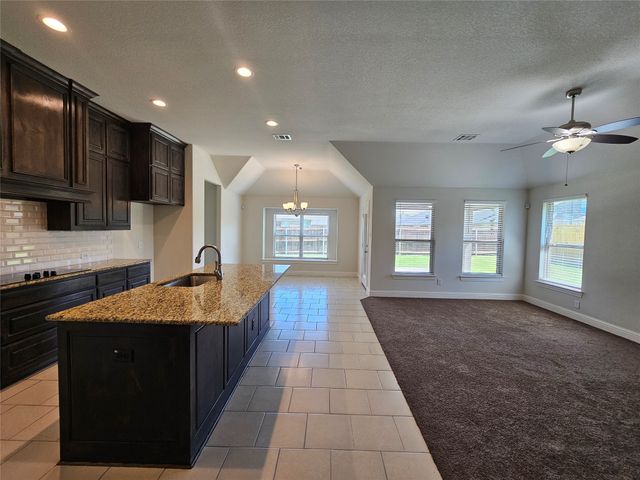 210 Lariat Trail, Waxahachie, TX 75165