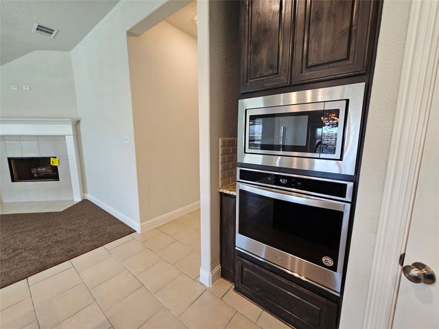 210 Lariat Trail, Waxahachie, TX 75165