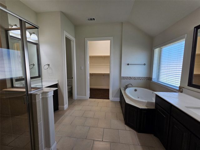 210 Lariat Trail, Waxahachie, TX 75165