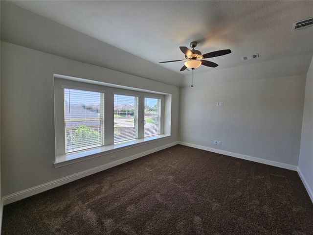 210 Lariat Trail, Waxahachie, TX 75165