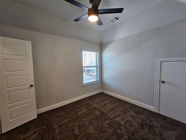 210 Lariat Trail, Waxahachie, TX 75165