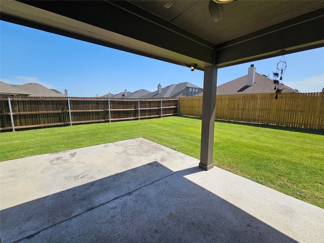 210 Lariat Trail, Waxahachie, TX 75165
