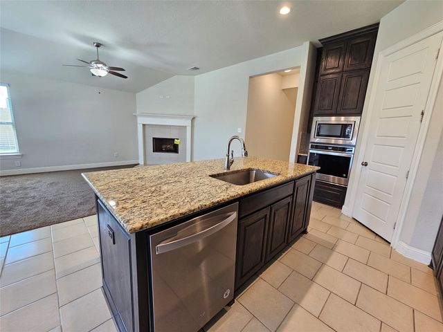 210 Lariat Trail, Waxahachie, TX 75165