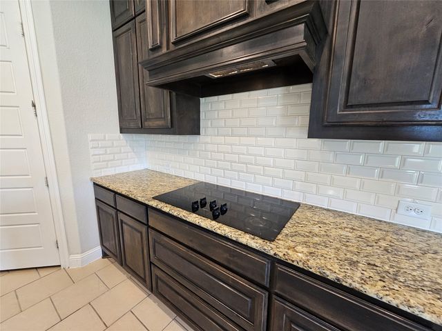 210 Lariat Trail, Waxahachie, TX 75165