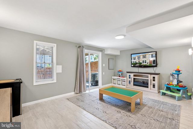 807 WIDE OAK CT, Warrenton, VA 20186