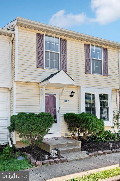 807 WIDE OAK CT, Warrenton, VA 20186