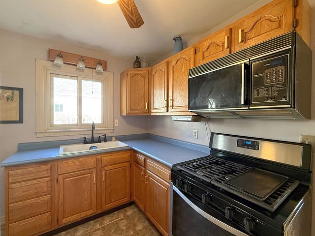 2406 Brittany Lane, Rock Island, IL 61201