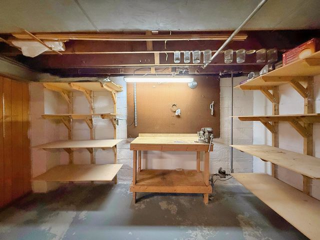 2406 Brittany Lane, Rock Island, IL 61201