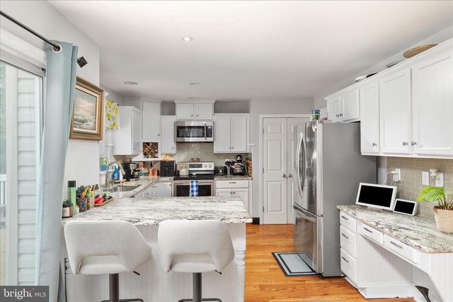 17292 MAGIC MOUNTAIN DR, Round Hill, VA 20141