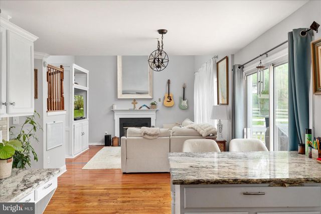 17292 MAGIC MOUNTAIN DR, Round Hill, VA 20141