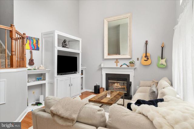17292 MAGIC MOUNTAIN DR, Round Hill, VA 20141