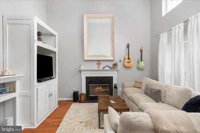 17292 MAGIC MOUNTAIN DR, Round Hill, VA 20141
