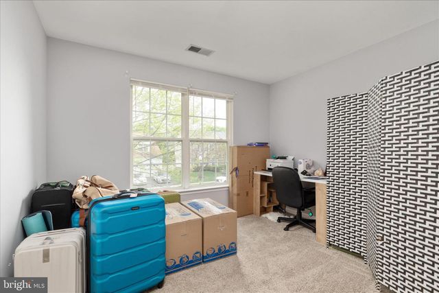 17292 MAGIC MOUNTAIN DR, Round Hill, VA 20141