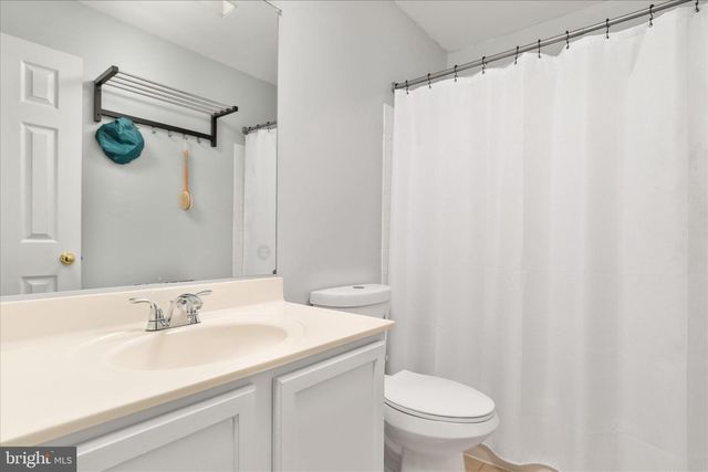 17292 MAGIC MOUNTAIN DR, Round Hill, VA 20141