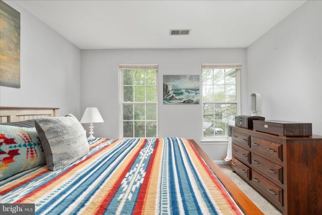 17292 MAGIC MOUNTAIN DR, Round Hill, VA 20141
