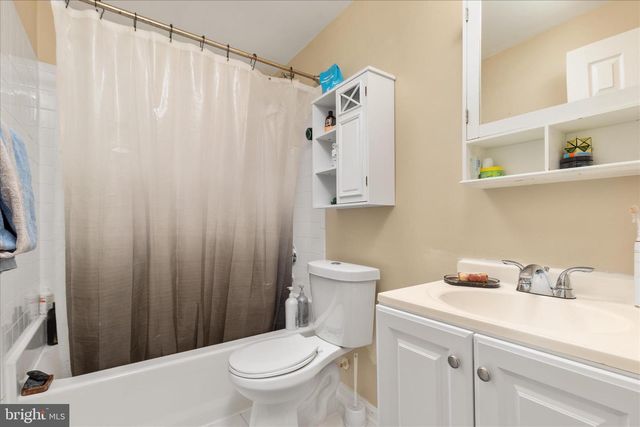 17292 MAGIC MOUNTAIN DR, Round Hill, VA 20141