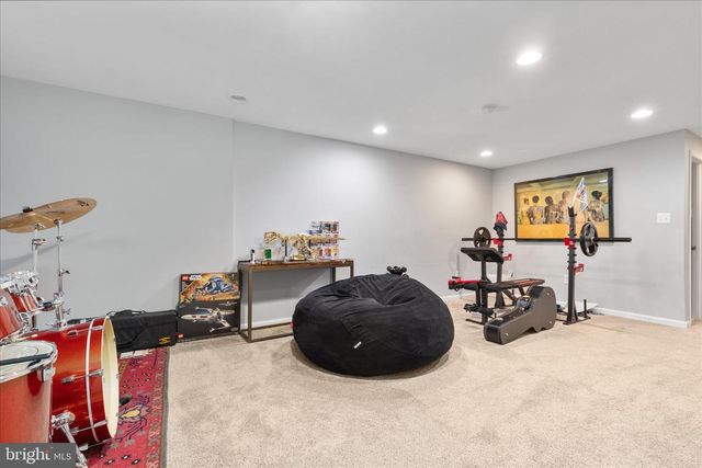 17292 MAGIC MOUNTAIN DR, Round Hill, VA 20141