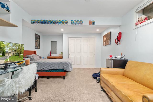 17292 MAGIC MOUNTAIN DR, Round Hill, VA 20141