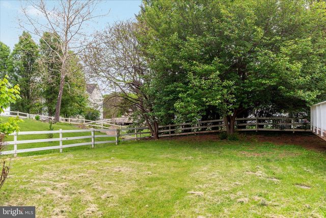 17292 MAGIC MOUNTAIN DR, Round Hill, VA 20141