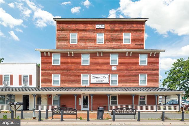 17292 MAGIC MOUNTAIN DR, Round Hill, VA 20141
