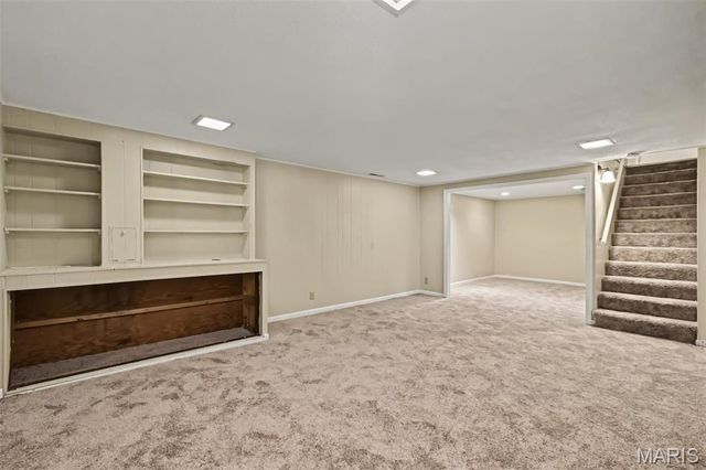2680 N Waterford Drive, Florissant, MO 63033