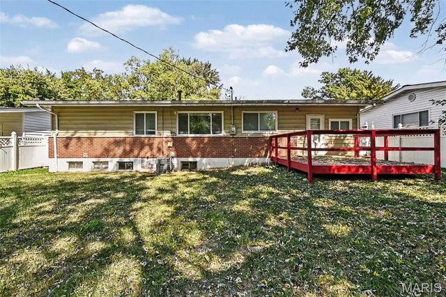 2680 N Waterford Drive, Florissant, MO 63033