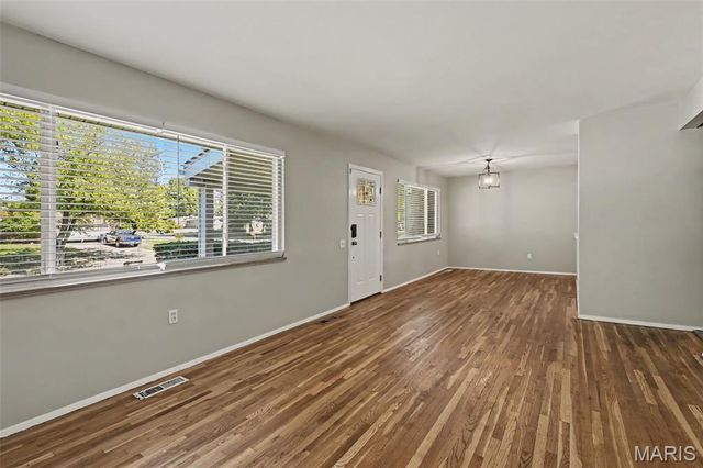 2680 N Waterford Drive, Florissant, MO 63033
