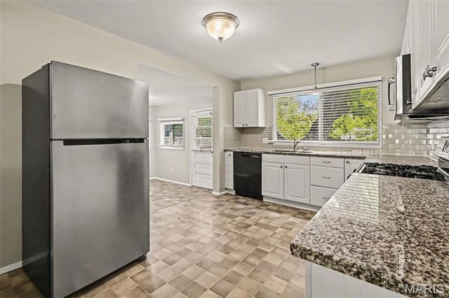 2680 N Waterford Drive, Florissant, MO 63033