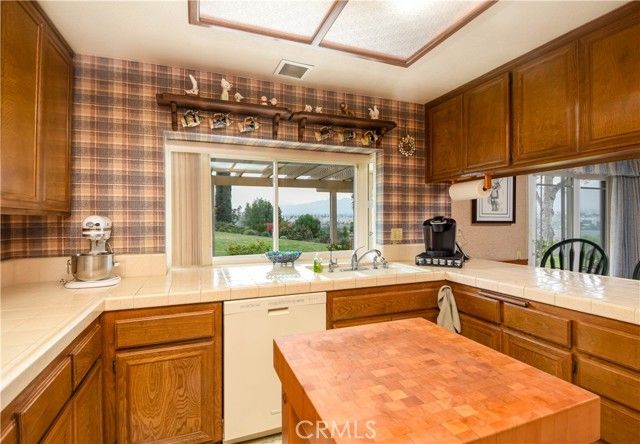 871 Kevin, Corona, CA 92878